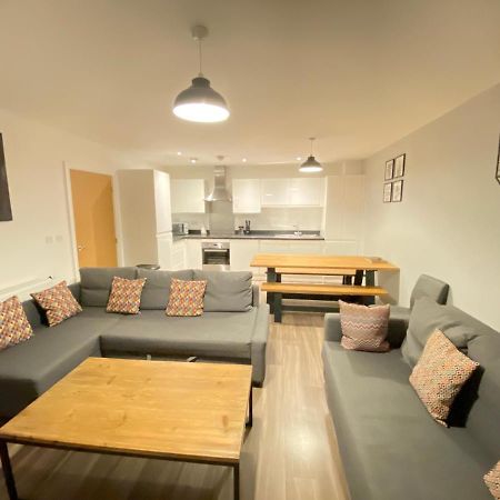 3 Bedrooms Double Or Single Beds, 2 Parking Spaces! Wifi & Smart Tv'S, Balcony 朴次茅斯 外观 照片